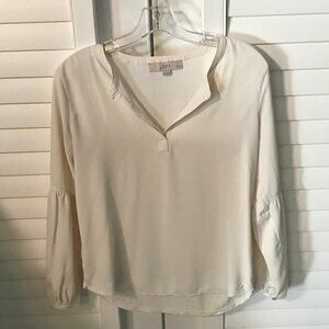 LOFT cream V-neck BOHO blouse w/ balloon sleeve SP